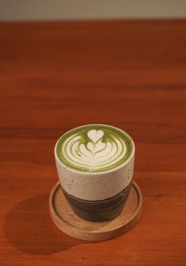 (M) Flat White Hot